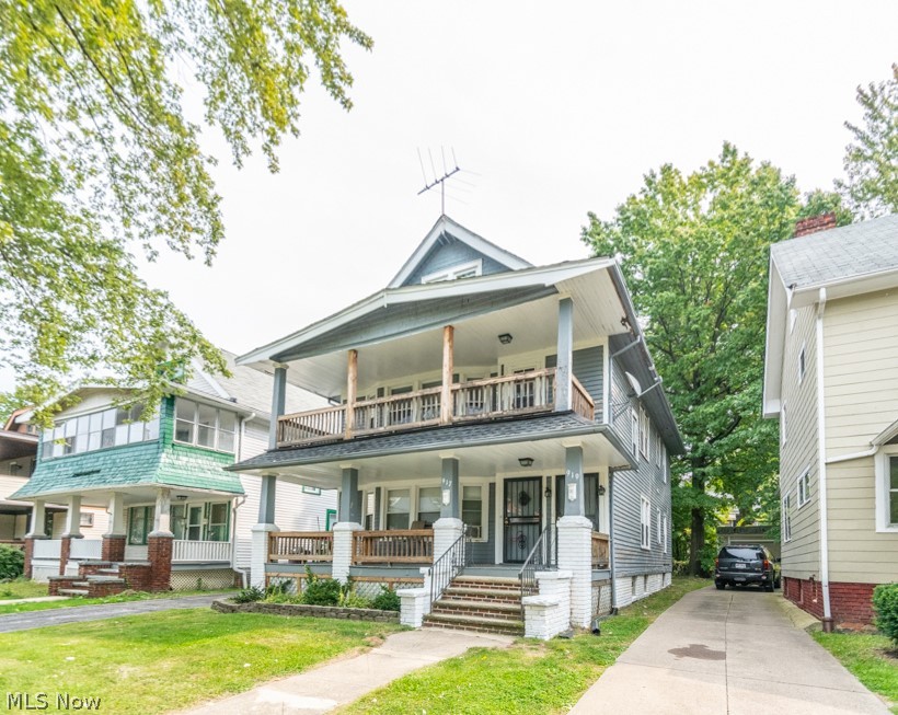 917 Helmsdale Road Cleveland Heights OH 44112