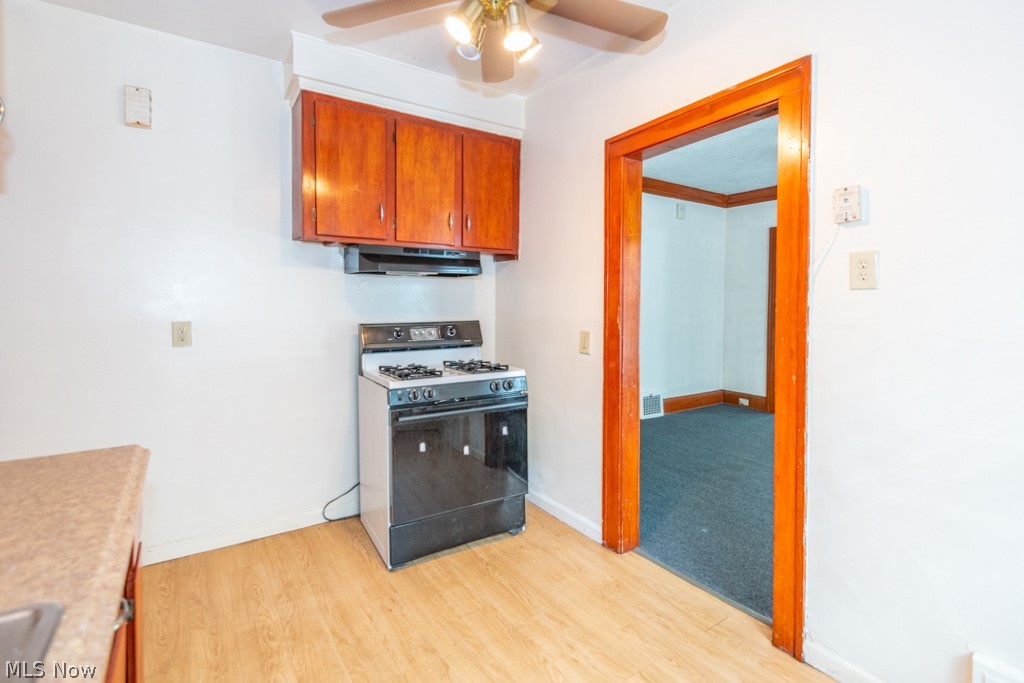 917 Helmsdale Road Cleveland Heights OH 44112