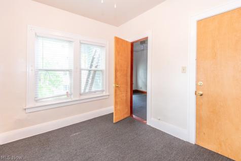 917 Helmsdale Road Cleveland Heights OH 44112
