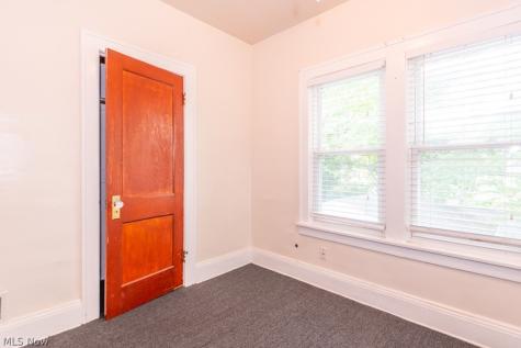 917 Helmsdale Road Cleveland Heights OH 44112