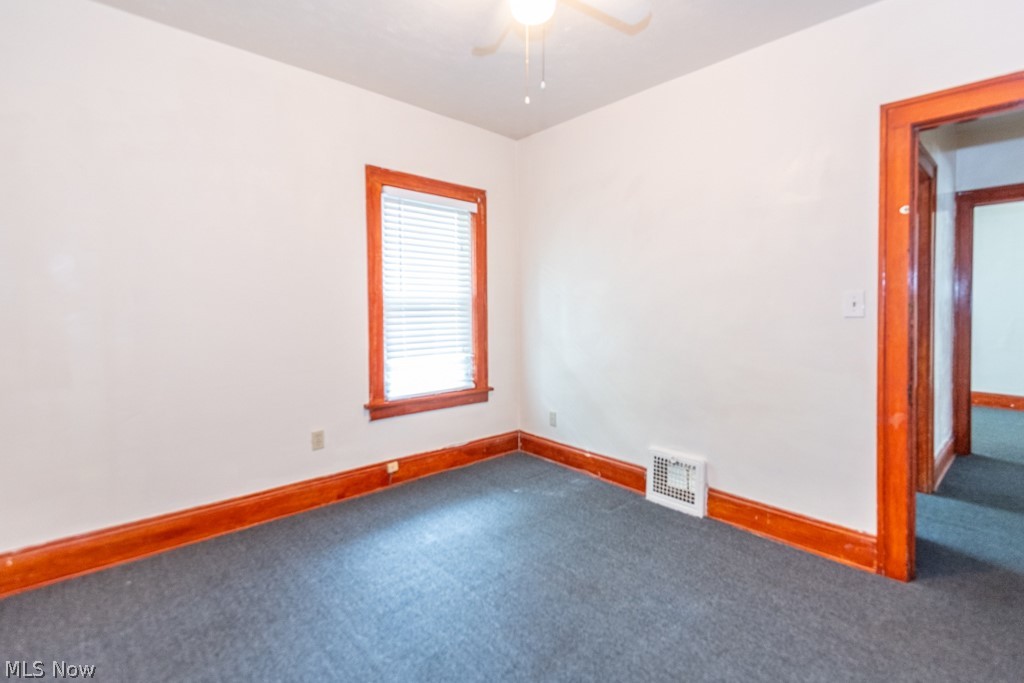 917 Helmsdale Road Cleveland Heights OH 44112
