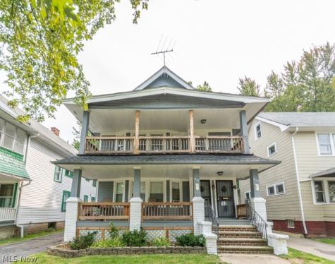 917 Helmsdale Road Cleveland Heights OH 44112