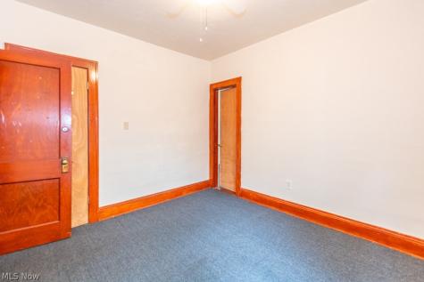917 Helmsdale Road Cleveland Heights OH 44112