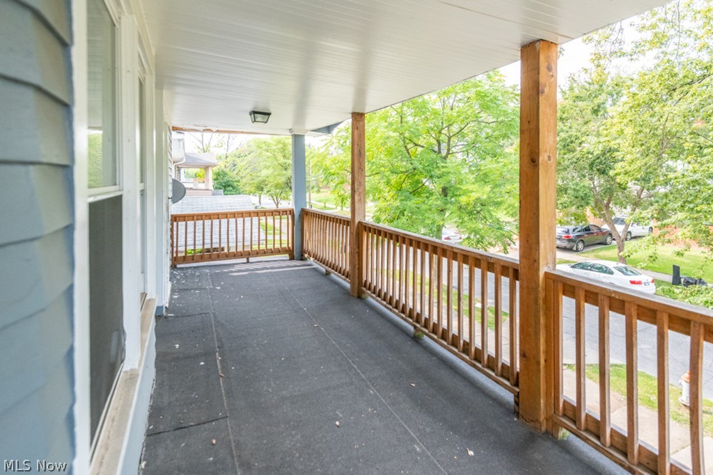 917 Helmsdale Road Cleveland Heights OH 44112