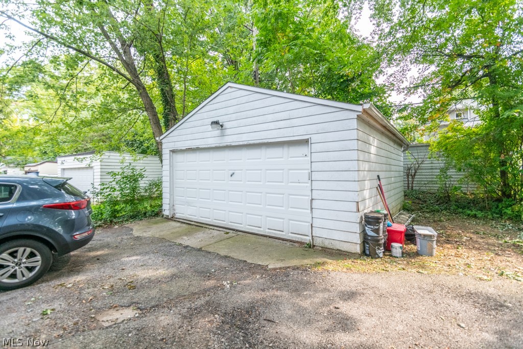 917 Helmsdale Road Cleveland Heights OH 44112
