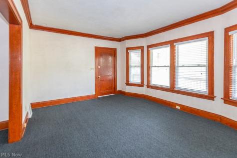 917 Helmsdale Road Cleveland Heights OH 44112