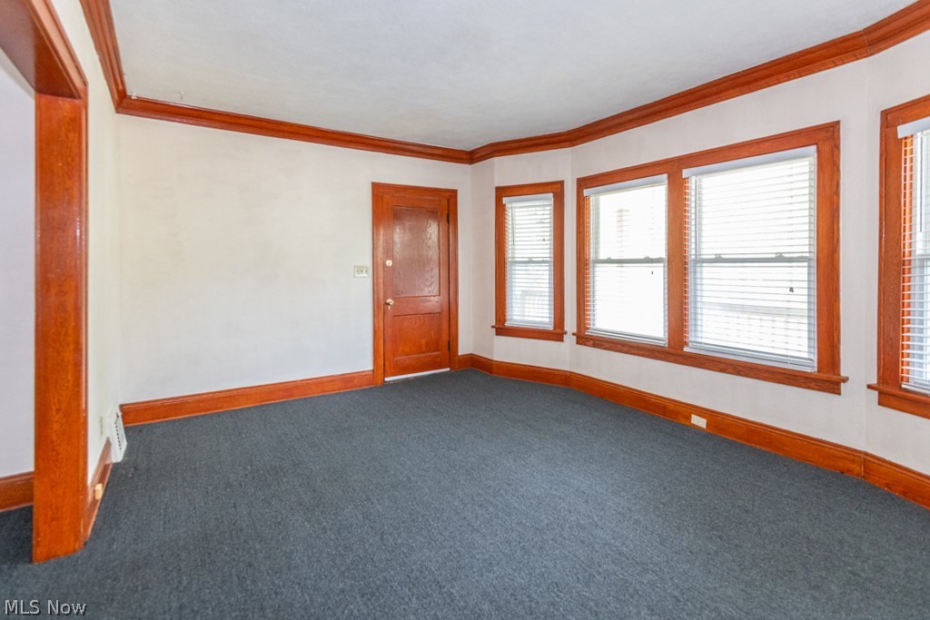 917 Helmsdale Road Cleveland Heights OH 44112