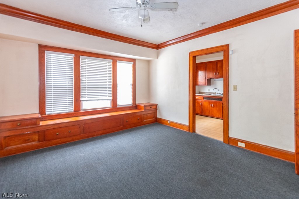 917 Helmsdale Road Cleveland Heights OH 44112