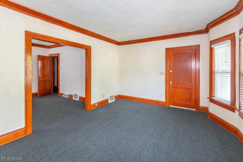 917 Helmsdale Road Cleveland Heights OH 44112