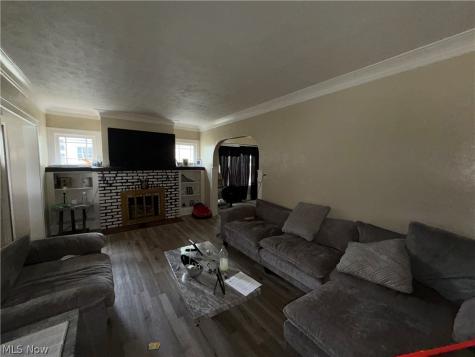 3270 W 116th Street Cleveland OH 44111