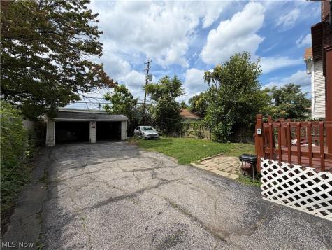 3270 W 116th Street Cleveland OH 44111