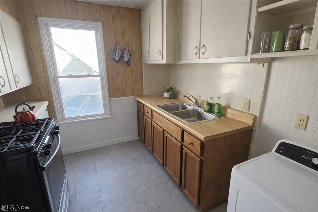3716 E 50th Street Cleveland OH 44105