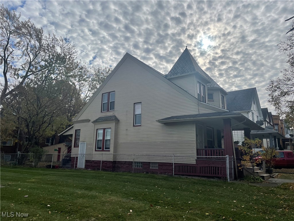 1461 Newman Avenue Lakewood OH 44107