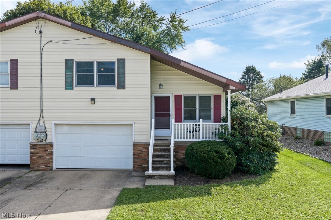 1532 Ellesmere Avenue NW North Canton OH 44720