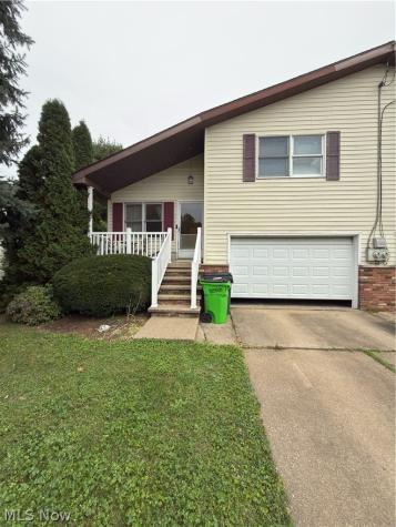 1532 Ellesmere Avenue NW North Canton OH 44720