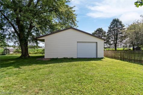 1532 Ellesmere Avenue NW North Canton OH 44720