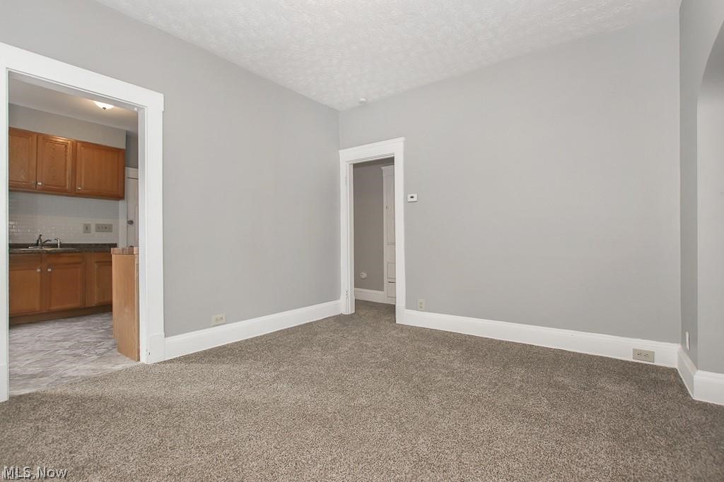 10601 Linnet Avenue Cleveland OH 44111