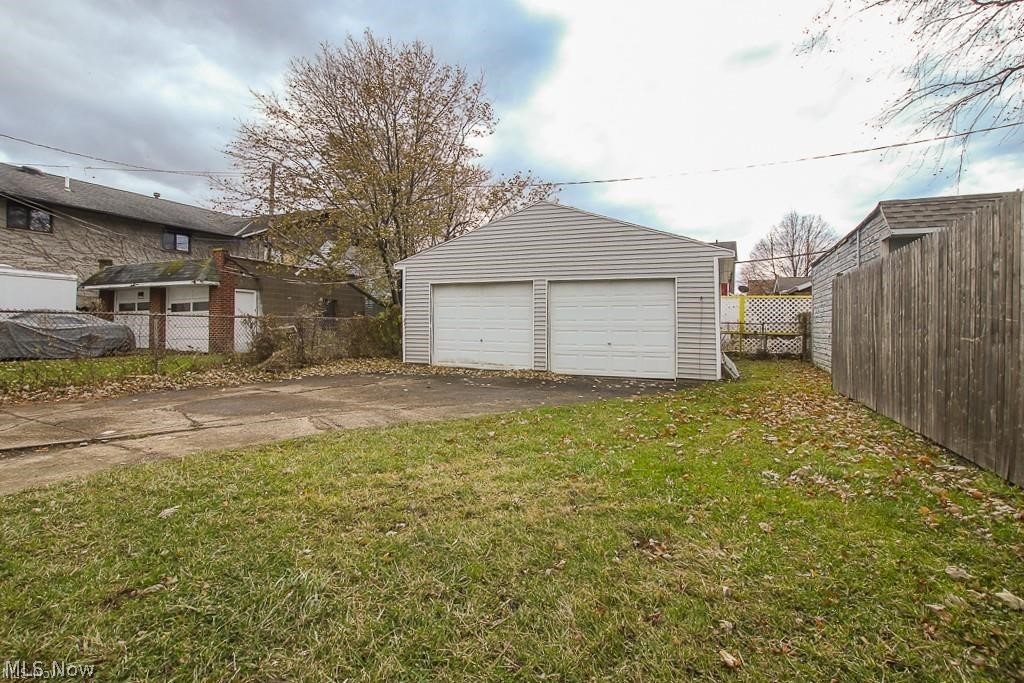 10601 Linnet Avenue Cleveland OH 44111