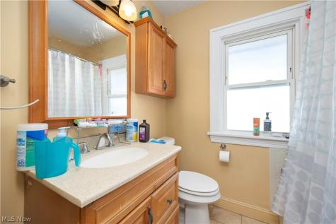 4552 Broadview Road Cleveland OH 44109