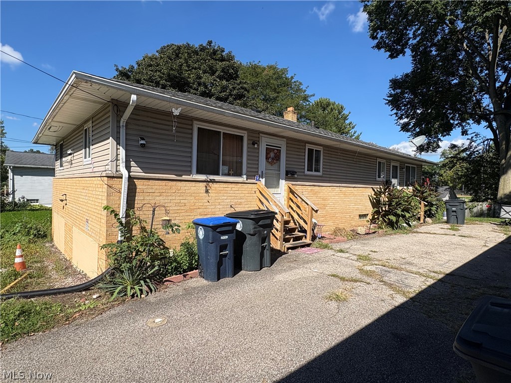 1261-1263 Anna Avenue Akron OH 44314