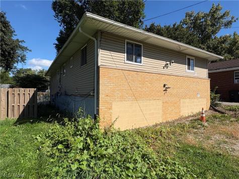 1261-1263 Anna Avenue Akron OH 44314