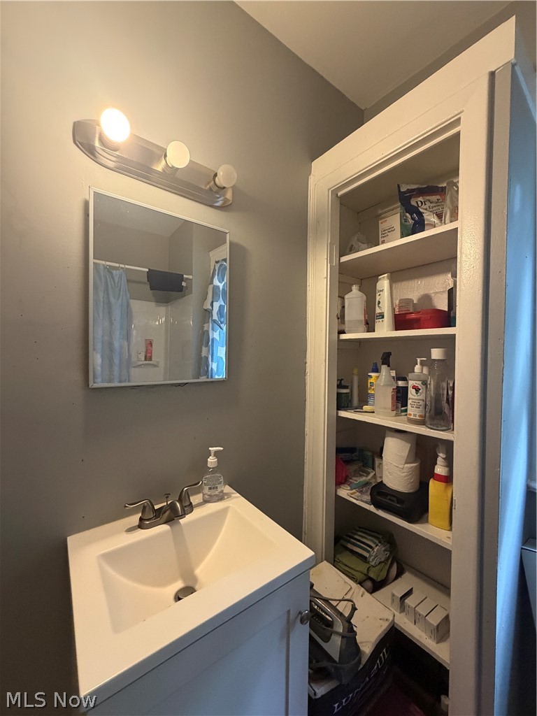 826 Wayside Road Cleveland OH 44110
