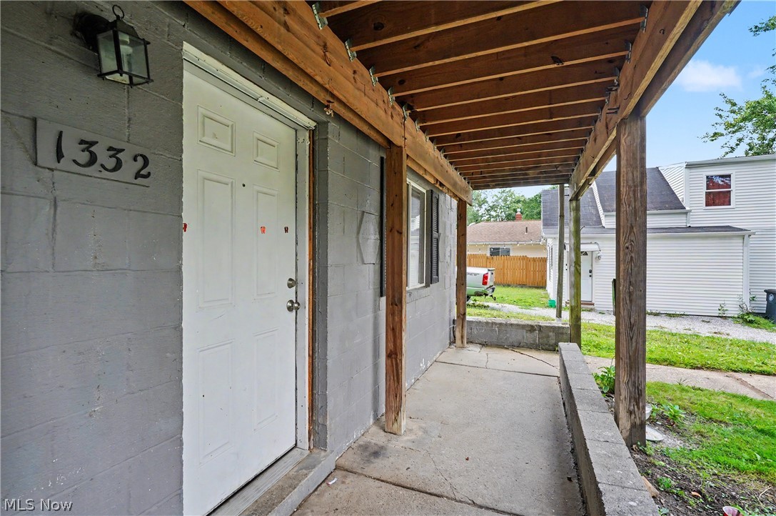 1332-1334 Alphada Avenue Akron OH 44310