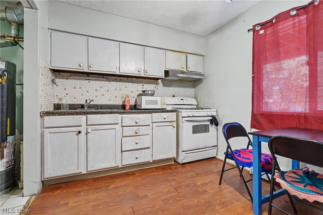 1332-1334 Alphada Avenue Akron OH 44310