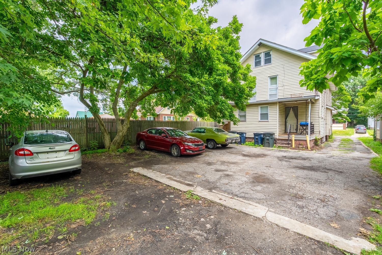 42-44 E Archwood Avenue Akron OH 44301