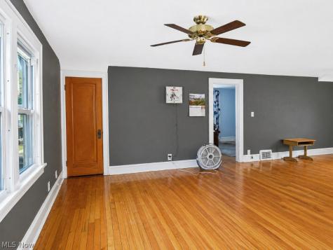 18308 East Park Drive Cleveland OH 44119