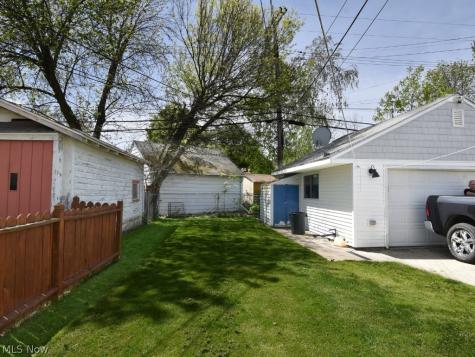 18308 East Park Drive Cleveland OH 44119