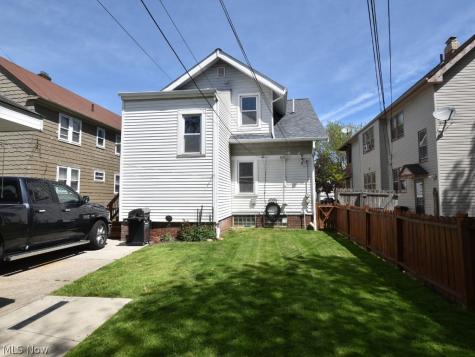 18308 East Park Drive Cleveland OH 44119