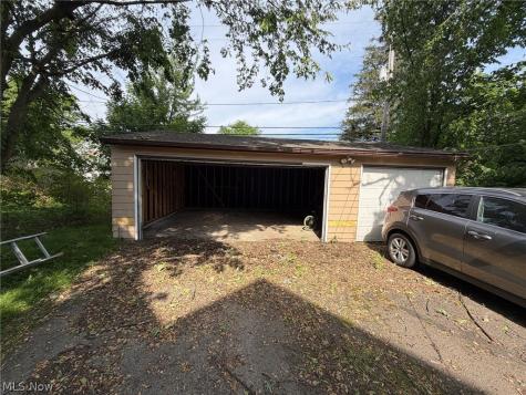 3646 Chelton Road Shaker Heights OH 44120