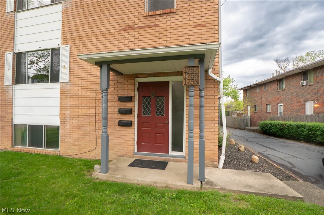 1753-1757 Cromwell Drive Akron OH 44313