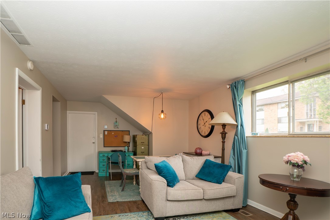 1753-1757 Cromwell Drive Akron OH 44313
