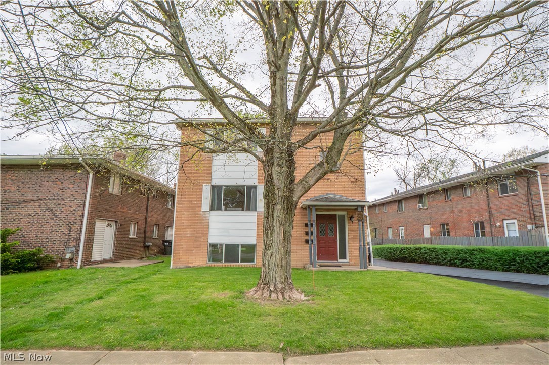 1753-1757 Cromwell Drive Akron OH 44313