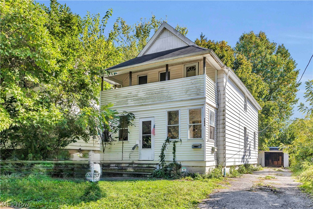 7606 Vineyard Avenue Garfield Heights OH 44105