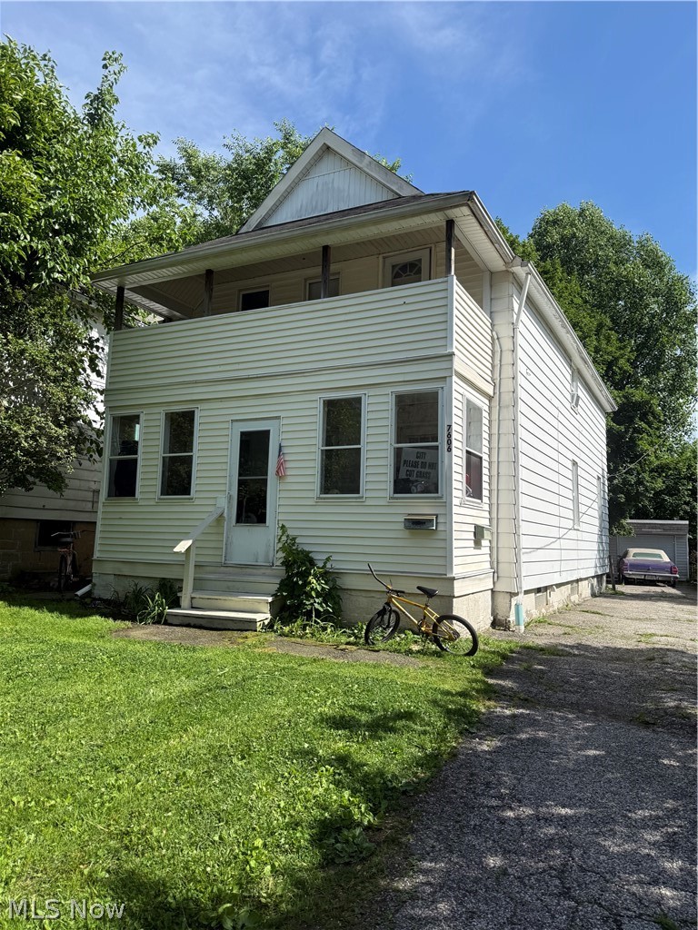 7606 Vineyard Avenue Garfield Heights OH 44105