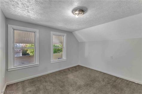 7606 Vineyard Avenue Garfield Heights OH 44105