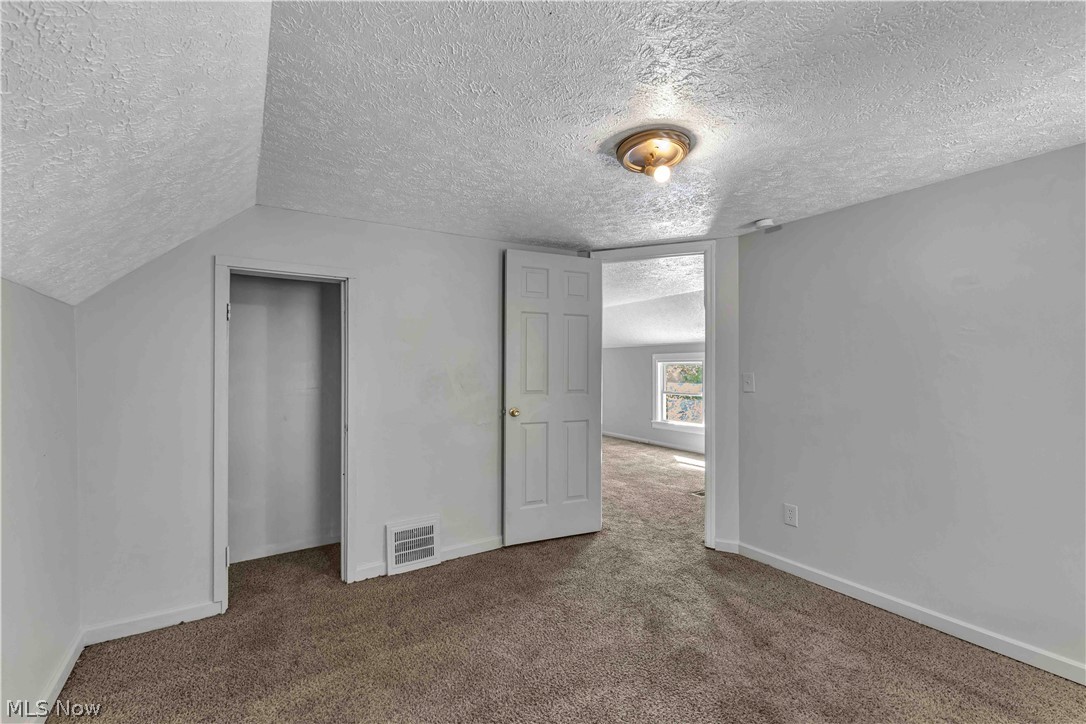 7606 Vineyard Avenue Garfield Heights OH 44105