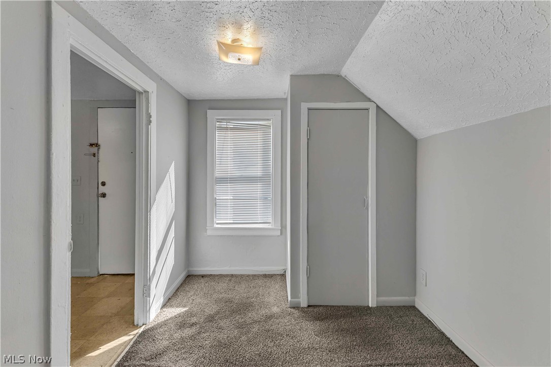 7606 Vineyard Avenue Garfield Heights OH 44105