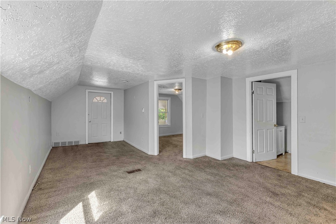 7606 Vineyard Avenue Garfield Heights OH 44105
