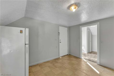 7606 Vineyard Avenue Garfield Heights OH 44105
