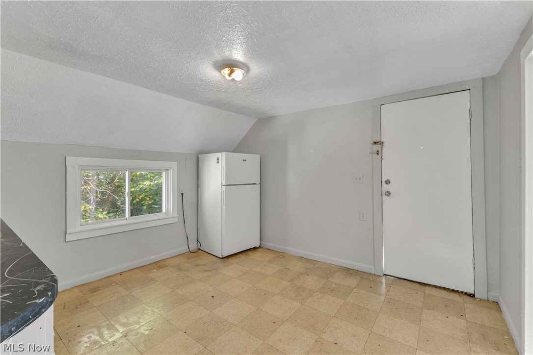 7606 Vineyard Avenue Garfield Heights OH 44105