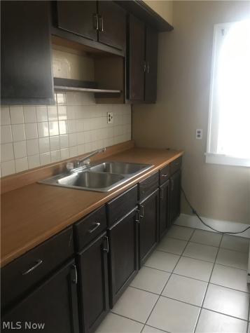 3495 W 99th Street Cleveland OH 44102