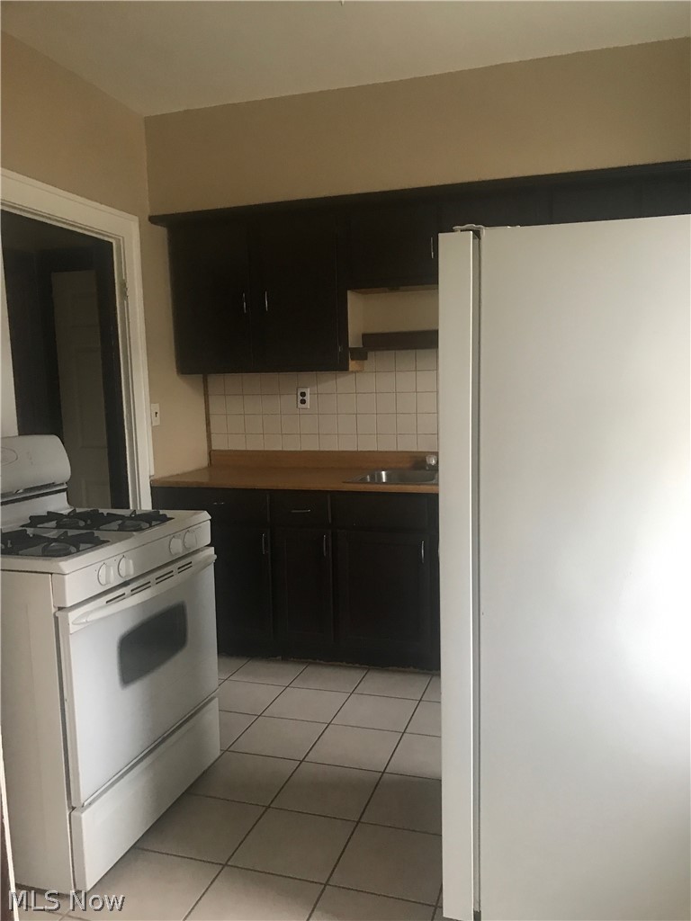 3495 W 99th Street Cleveland OH 44102