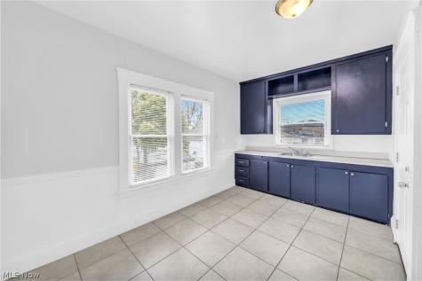 3726 Newark Avenue Cleveland OH 44109