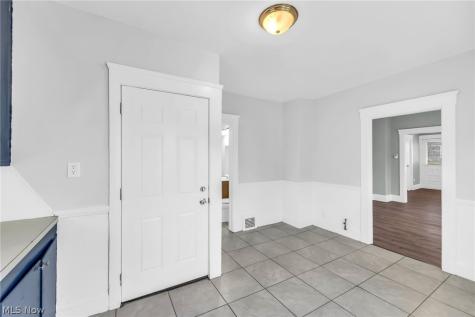 3726 Newark Avenue Cleveland OH 44109