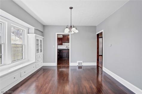 10109 Almira Avenue Cleveland OH 44111
