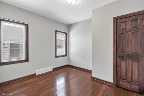 10109 Almira Avenue Cleveland OH 44111
